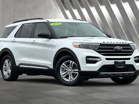 Used 2020 Ford Explorer XLT w/ Equipment Group 202A image 2