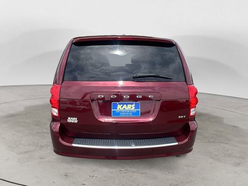 Used 2017 Dodge Grand Caravan SXT FWD image 5