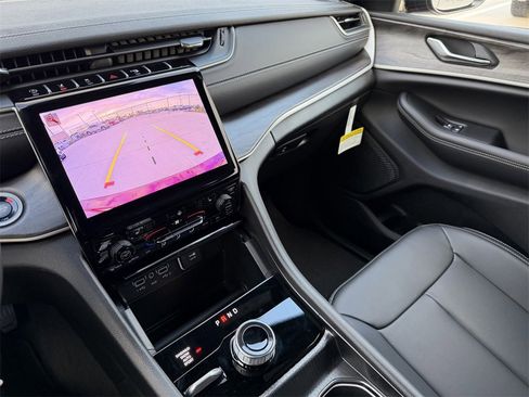 New 2025 Jeep Grand Cherokee L Limited image 19