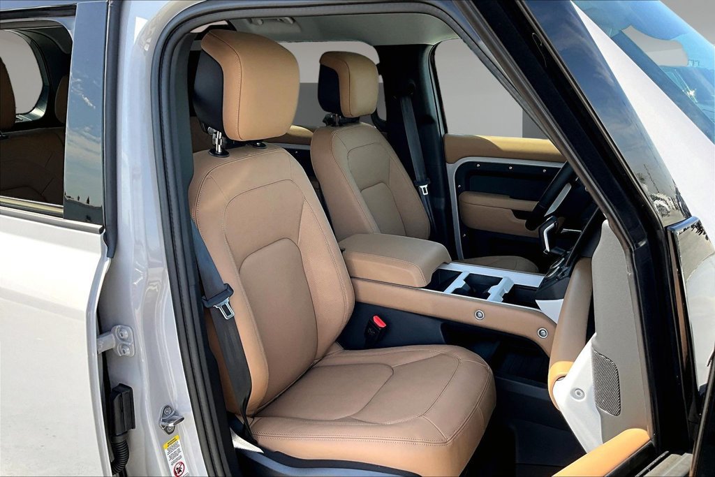 New 2026 Land Rover Defender 110 S AWD/4WD image 11
