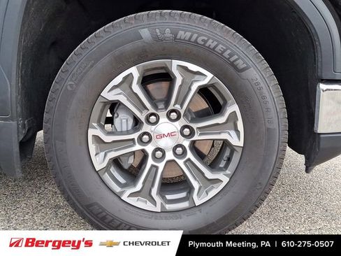 Certified 2025 GMC Sierra 1500 SLT image 9