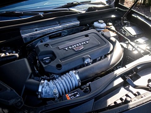 Used 2022 Cadillac XT4 Sport w/ Comfort Package image 34