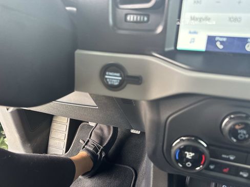 Used 2023 Ford Bronco Badlands image 27