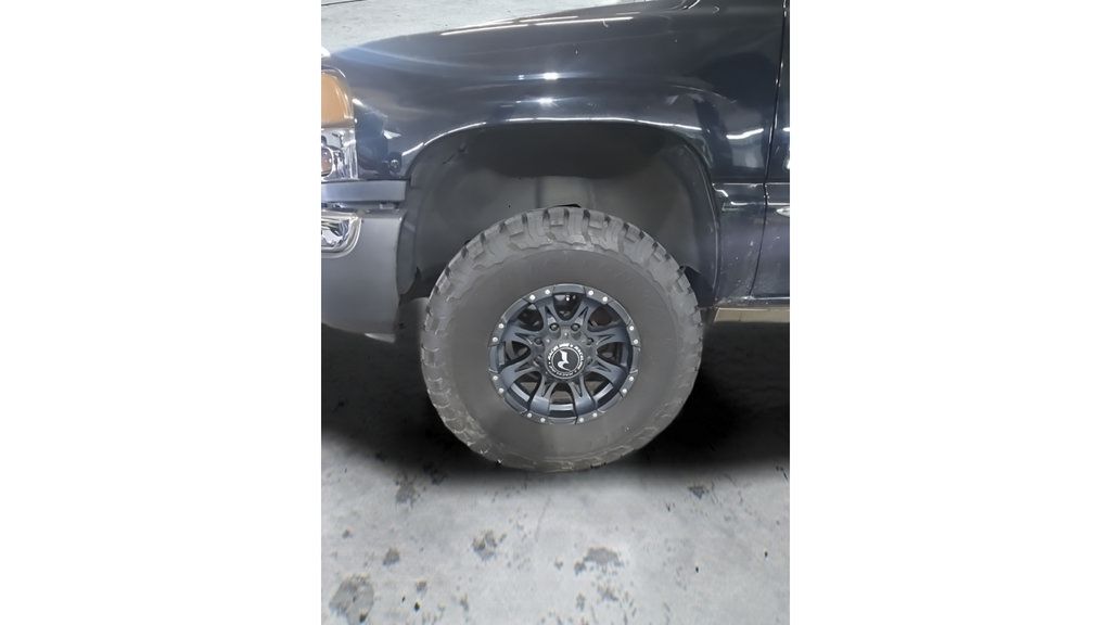 Used 2004 GMC Sierra 2500 SLT w/ Heavy-Duty Power Package AWD/4WD image 19