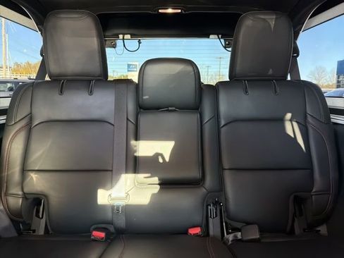 Used 2024 Jeep Wrangler Unlimited Rubicon image 30