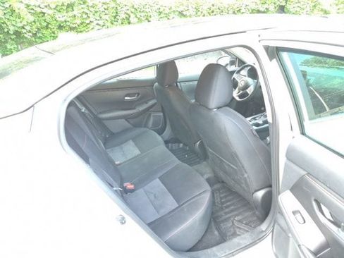 Used 2024 Nissan Sentra SR FWD image 12
