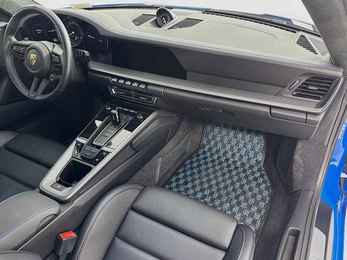 Used 2024 Porsche 911 Carrera image 30