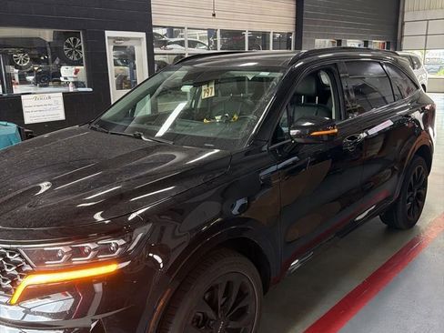 Used 2022 Kia Sorento SX AWD/4WD image 2