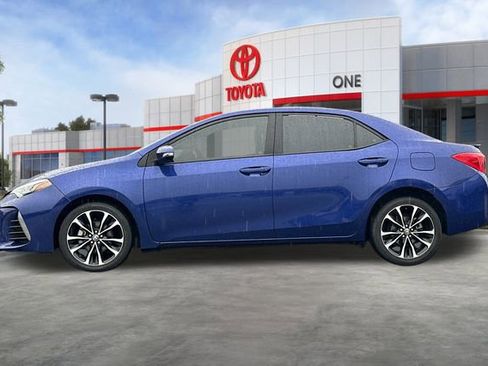 Used 2018 Toyota Corolla SE w/ SE Premium Package image 8