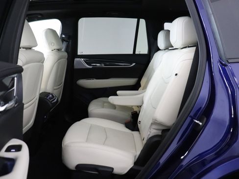 Used 2023 Cadillac XT6 Sport w/ Technology Package image 19