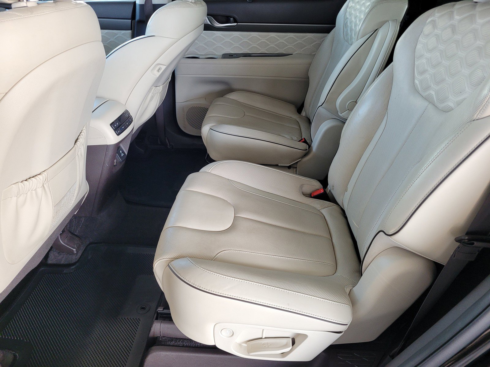 Used 2020 Hyundai Palisade Limited FWD image 6