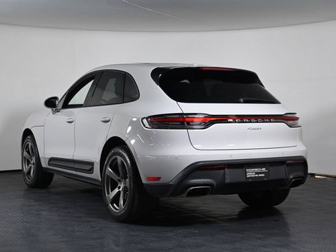 Used 2023 Porsche Macan AWD/4WD image 3