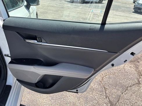 Used 2020 Toyota Camry XLE FWD image 14