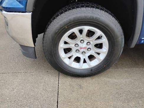 Used 2017 GMC Sierra 1500 SLE w/ SLE Value Package image 21