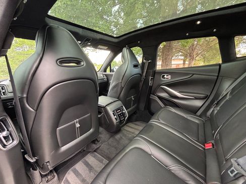 Used 2021 Aston Martin DBX AWD/4WD image 18