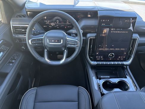 New 2026 GMC Yukon Elevation image 17