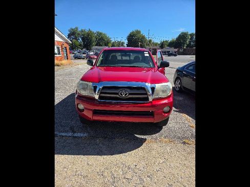 Used 2009 Toyota Tacoma PreRunner image 2