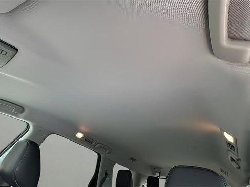 Used 2022 Nissan Pathfinder SL image 17