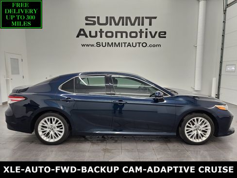 Used 2018 Toyota Camry XLE image 1