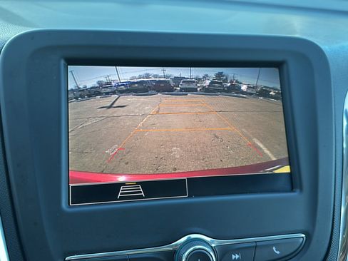 Used 2023 Chevrolet Equinox LT image 36