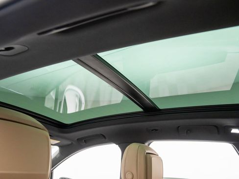 New 2026 Porsche Macan image 17