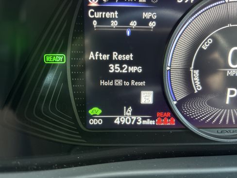 Used 2024 Lexus UX 250h AWD w/ Premium Package image 22
