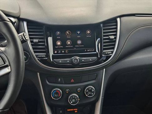 Used 2022 Chevrolet Trax LT w/ LT Convenience Package AWD/4WD image 14