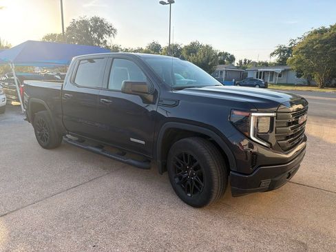 Used 2023 GMC Sierra 1500 Elevation AWD/4WD image 3