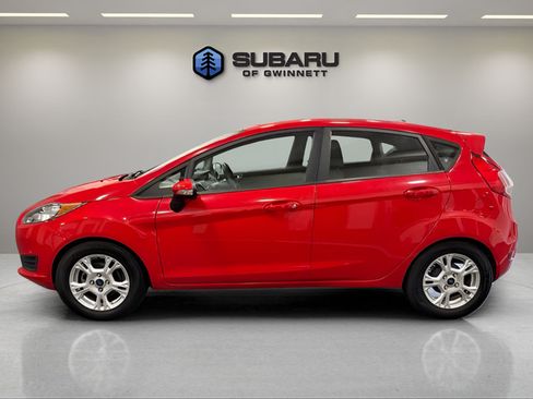 Used 2015 Ford Fiesta SE FWD image 2