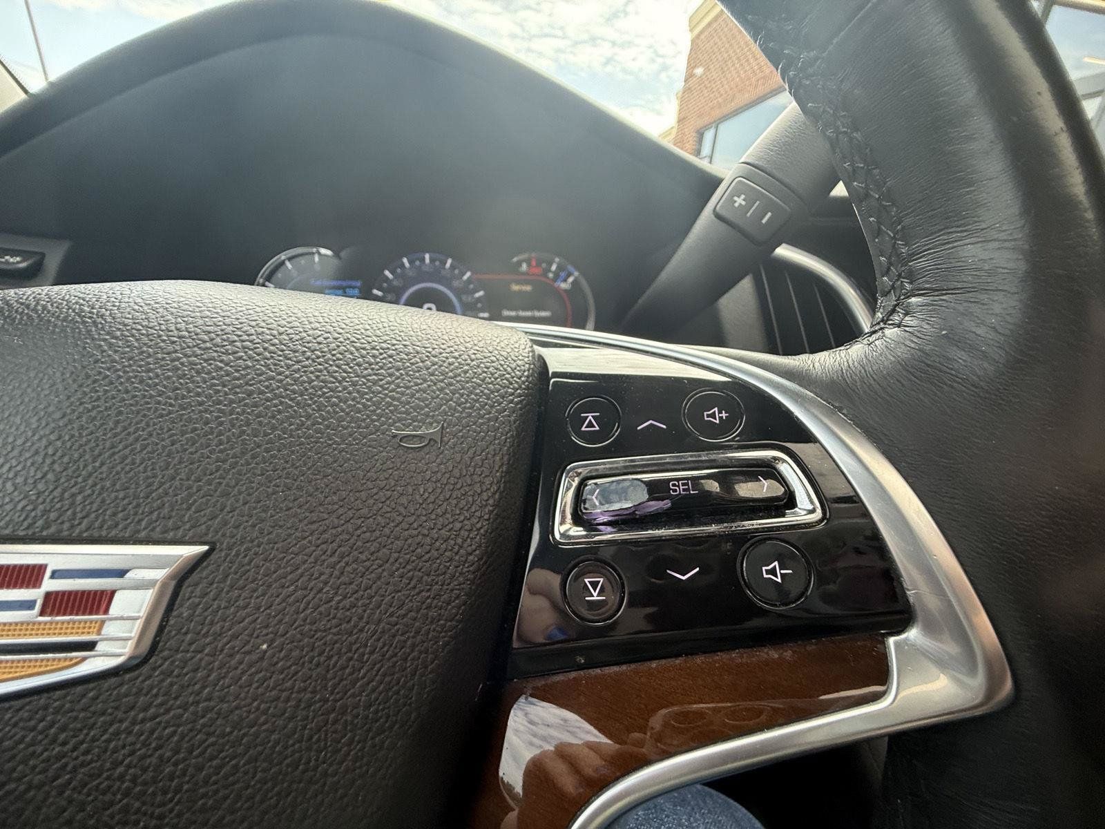 Used 2020 Cadillac Escalade Premium Luxury RWD image 17