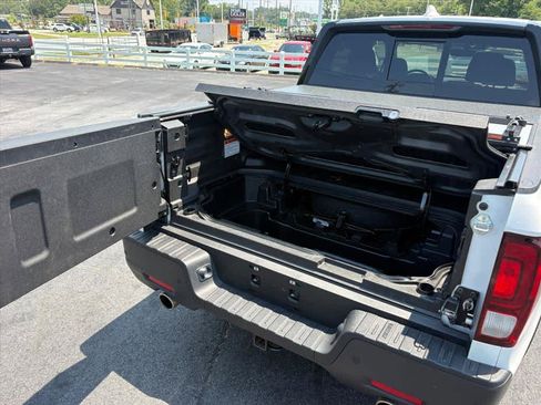 Used 2025 Honda Ridgeline TrailSport image 30
