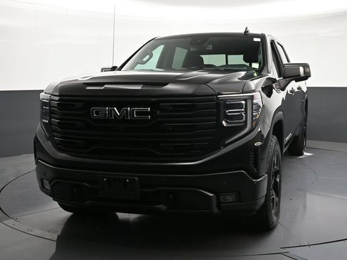 Used 2023 GMC Sierra 1500 SLT w/ SLT Premium Plus Package AWD/4WD image 8