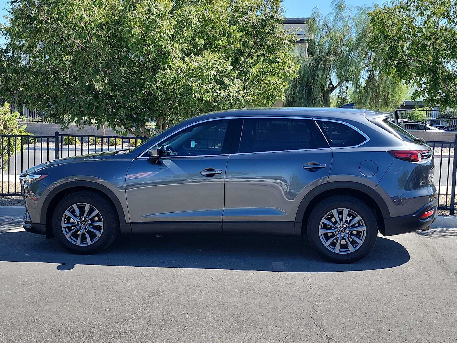 Used 2020 MAZDA CX-9 Touring w/ Touring Premium Package FWD image 5