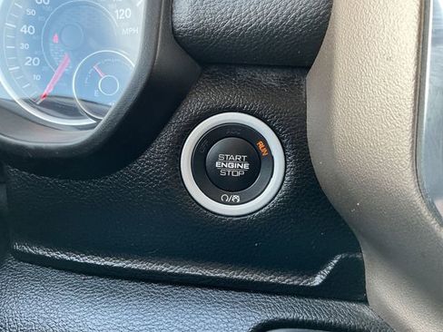 Used 2019 RAM 1500 Laramie image 50