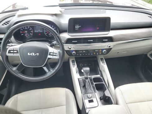 Certified 2022 Kia Telluride EX w/ EX Premium Package FWD image 12