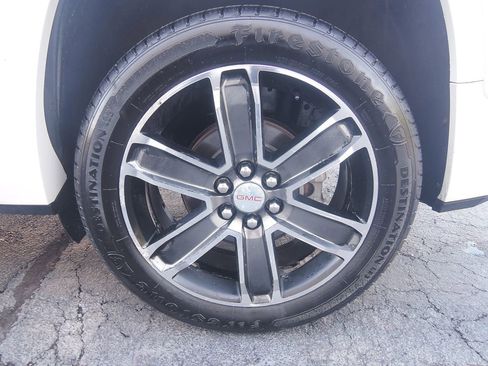 Used 2017 GMC Acadia Denali w/ Technology Package AWD/4WD image 7