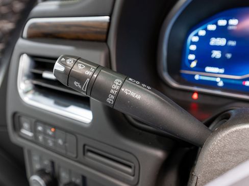 Used 2023 Chevrolet Tahoe Premier image 28