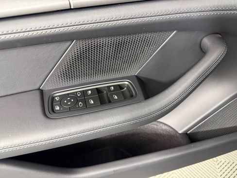 New 2026 Porsche Taycan image 22