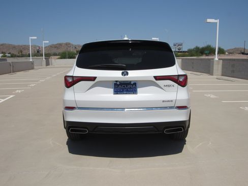 Used 2024 Acura MDX SH-AWD image 7