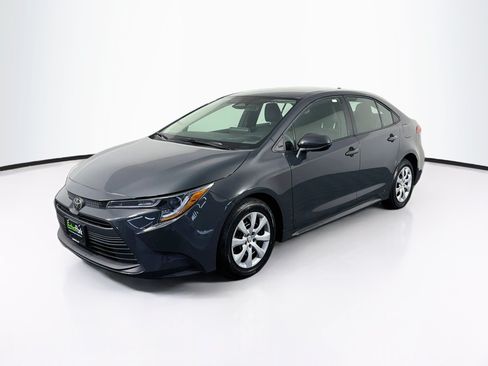 Used 2025 Toyota Corolla LE FWD image 3