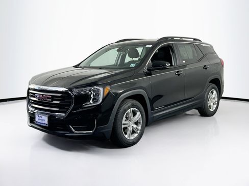 Used 2022 GMC Terrain SLE w/ Driver Convenience Package AWD/4WD image 1