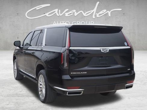 Used 2022 Cadillac Escalade ESV Premium Luxury w/ Performance Package image 5
