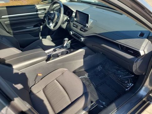 Used 2022 Nissan Altima 2.5 SV w/ SV Premium Package FWD image 21