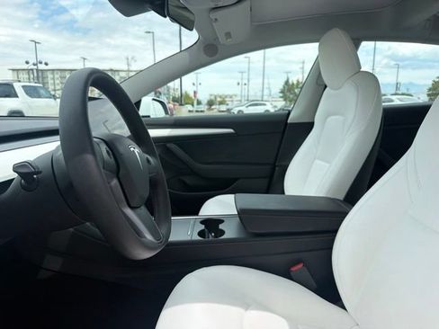 Used 2022 Tesla Model 3 Long Range AWD/4WD image 22