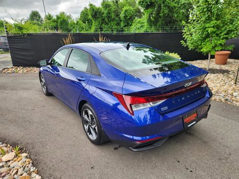 Certified 2023 Hyundai Elantra SEL w/ Convenience Package image 3