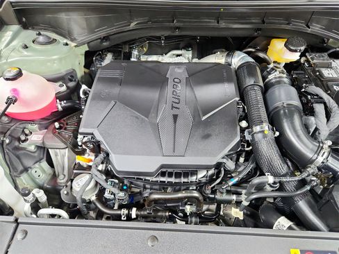 Used 2025 Kia Sorento SX image 17
