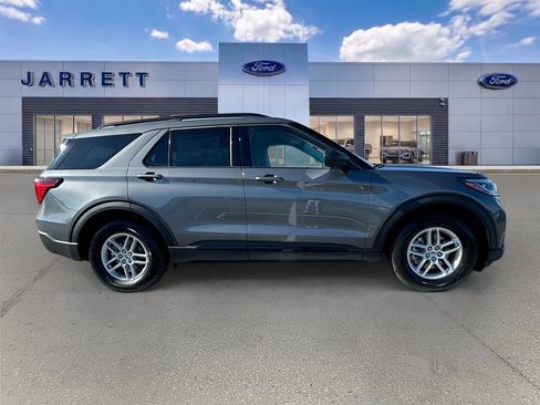 New 2026 Ford Explorer Active RWD image 9