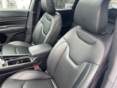 Used 2025 Jeep Compass Limited w/ High Altitude Package image 5