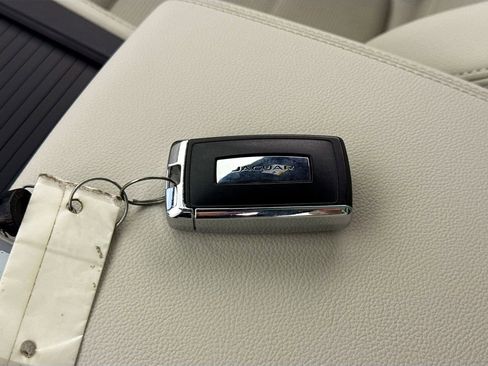 Used 2025 Jaguar F-PACE R-Dynamic S image 17