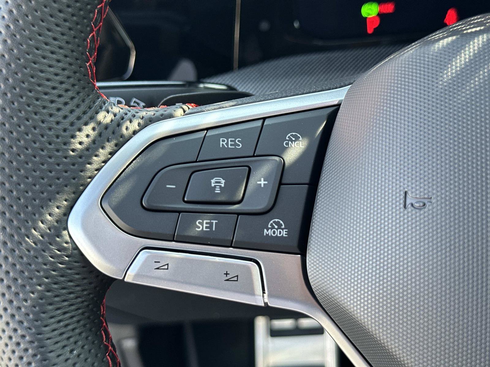 New 2026 Volkswagen GTI SE FWD image 9